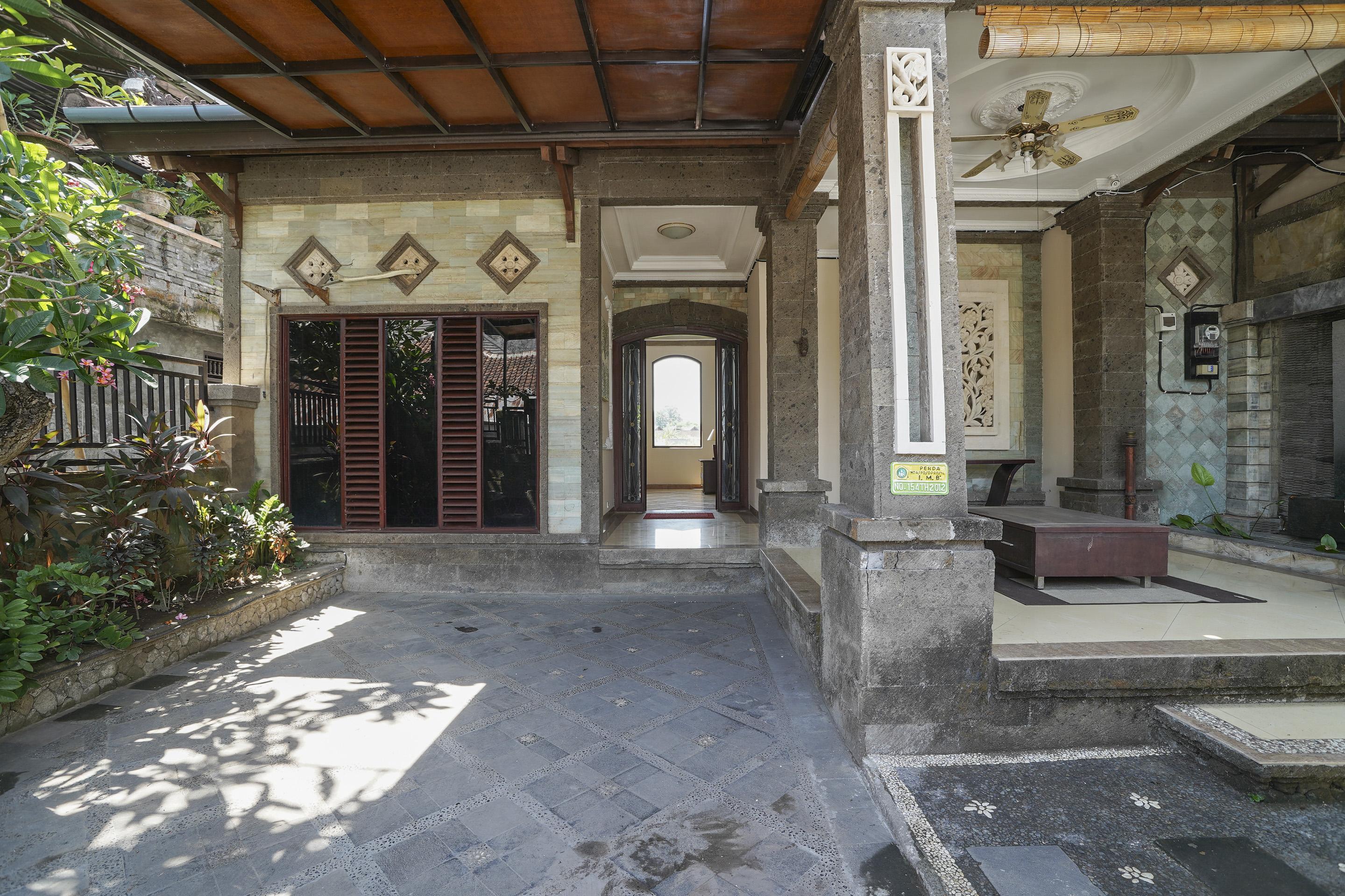 Oyo 2321 Griya Shanti Homestay Ketewel Екстер'єр фото